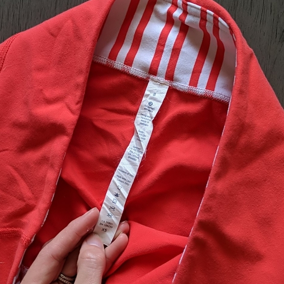 Lululemon red crop Capri legging - Picture 5 of 6